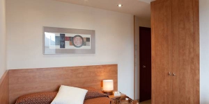  The Hotel Condal is in the historic quarter of Girona, a quarter mile from Girona Train and Bus Station. It features free Wi-Fi access and a 24-hour front desk.