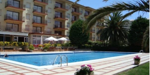  El Payet Apartments és a només 50 m de la platja de L'Estartit. Disposa d'una piscina compartida exterior i una terrassa.