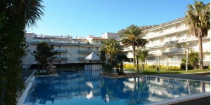  Offering an outdoor swimming pool and garden area, Apartamentos Mar D'Or is 500 metres from L’Estartit’s sandy beach. It features apartments with a dishwasher and a private balcony or terrace.