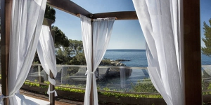  Das luxuriöse Hotel bietet direkten Zugang zum Strand Cala del Pi in Platja d'Aros. Den 600 m² großen Wellnessbereich können Sie kostenlos nutzen, ebenso wie das WLAN und die Parkplätze sowie einen Außenpool mit Meerblick.