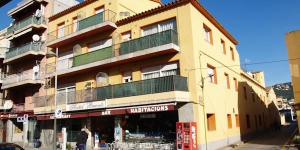  Doté d'un restaurant, l'Hostal Barnes se situe à 1 km du parcours de golf Costa Brava, à Santa Cristina d'Aro. Vous profiterez gratuitement de la connexion Wi-Fi et du parking privé sur place.