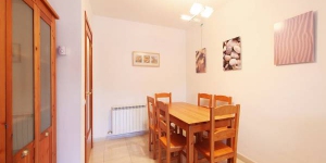 Apartment Calonge is a self-catering accommodation located in Calonge just 200 m from the sea,. The apartment will provide you with a living/dining room with a TV, and a terrace.