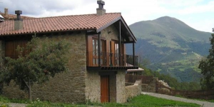  Featuring a garden and terrace, Can Tubau is located in Campelles. It is set at an altitude of 1300 meters.