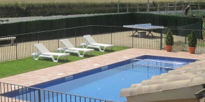  Дом для отпуска Mas Miquel находится в живописной деревне Эспонелья. К услугам гостей открытый бассейн, терраса и сад.