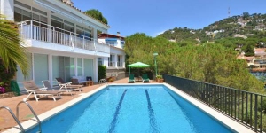  Located in Lloret de Mar, Villa Lloret de Mar 8 offers an outdoor pool. This self-catering accommodation features WiFi.