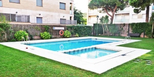  Apartamentos ubicados en Lloret de Mar, a solo 5 minutos a pie de la playa de Fenals. Tienen acceso a los jardines comunes y a la piscina exterior.
