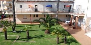  Este alojamiento independiente se encuentra en Platja d'Aro, a 250 metros de la playa. El Apartments Ocean ofrece conexión Wi-Fi gratuita, así como jardín con zona de barbacoa y terraza.