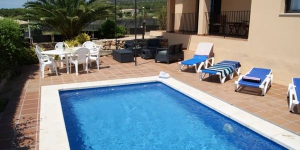  Offering an outdoor pool, Villa Independiente Medes Mar 16 is located in L'Estartit. Free WiFi access is available in this holiday home.