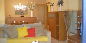  Housed in a new building, just 3 minutes’ walk from the sandy beach in Tossa de Mar, Apartment Barcelona offers a bright apartment with free private parking on site. The bright living room comes with a corner sofa, a flat-screen TV, and has direct access to a furnished balcony.