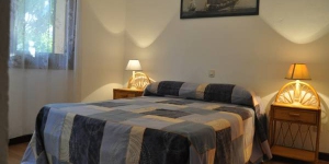  La Bicoque is located in L'Escala. Free WiFi access is available in this holiday home.