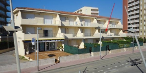  Apartment Front De Mar is a self-catering accommodation located in Sant Antoni de Calonge. FreeWiFi access is available.