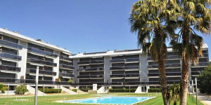  Located in Sant Antoni de Calonge, Apartment Calonge Girona offers an outdoor pool. Accommodation will provide you with air conditioning and a terrace.