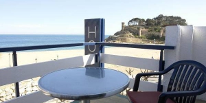  In attraktiver Umgebung, nur 50 Meter vom Strand von Tossa de Mar entfernt, heißt Sie das Corisco willkommen. Dieses Hotel bietet Ihnen komfortable Zimmer in der Nähe des Zentrums dieses Ferienorts.