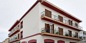  Этот отель расположен в центре муниципалитета Паламос, в тихом районе недалеко от пляжа. К услугам гостей бесплатный беспроводной доступ в Интернет.