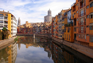 Fluss Onyar und die Kathedrale von Girona