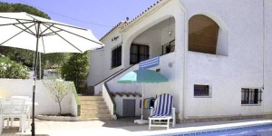  This detached holiday home with private swimming pool is located in the Puig Sec district of the resort of L Escala. The holiday home is nicely decorated and has all modern comforts.