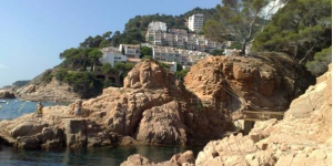  Апартаменты Cala Salions расположены в 200 метрах от частного пляжа. К услугам гостей бесплатная частная парковка на территории апартаментов.