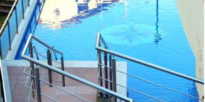  Комплекс Las Magdalenas - Holiday Houses с 4 открытыми бассейнами расположен в 5 минутах ходьбы от пляжа Тосса-де-Мара. К услугам гостей оснащенные кондиционером дома с 3 собственными террасами и бесплатной парковкой.