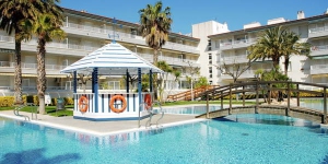  This 2-bedroom apartment is located in Torroella de Montgrí, Spain. It is around 60 m2.