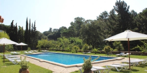  Апартаменты Apartamentos Costamar находятся в оживленном городе Льорет-де-Мар, в 700 метрах от пляжа. Черед дорогу от апартаментов к услугам гостей большой сад с сезонным открытым бассейном.