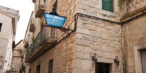  The Bellmirall is located in the center of Girona’s Old Town, just 110 yards from the cathedral. The simple rooms have private bathrooms, and there is a free Wi-Fi hotspot.