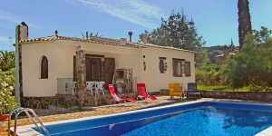  Holiday Home Cabanyes B4 Calonge is a 3-room house. The property is located in Vizcondado de Cabanyes, 3 km from Calonge.