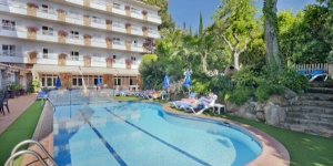  The Hotel Neptuno is a nice hotel with a big garden, a place where you can really enjoy your vacation. It is a perfect place for families and children are very welcome.