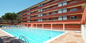 Located in L'Estartit, Apartment Salles Beach offers an outdoor pool. This self-catering accommodation features free WiFi.