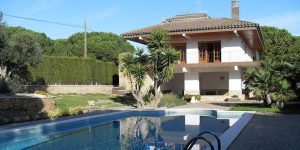  Holiday home Ramon is located in L'Escala. The accommodation will provide you with a balcony.