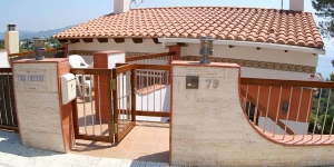  Located in Blanes, Villa Blanes 1 offers an outdoor pool. There is a full kitchen with a dishwasher and a microwave.