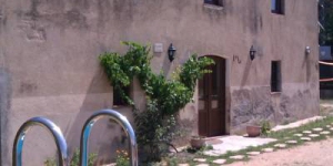  Offering an outdoor pool, garden and furnished terrace with barbecue, Casa Rural Can Jep Llarg is surrounded by countryside in Cassà de la Selva. Free WiFi is available at the heated country house.