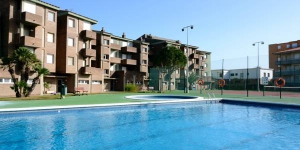  Апартаменты Voramar расположены на берегу моря в тихом районе Эльс-Грилс области Л'Эстартита. Находящиеся в комплексе с общим открытым бассейном апартаменты оборудованы балконом с фантастическим видом на море.