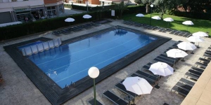  Fenals Garden ligt aan de rand van Lloret, op 400 meter van het strand Fenals. Het hotel biedt een buitenzwembad, een gratis fitnessruimte en gratis WiFi in het hele gebouw.